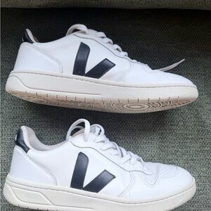 Veja White Sneakers with Black Logo Men’s size 8